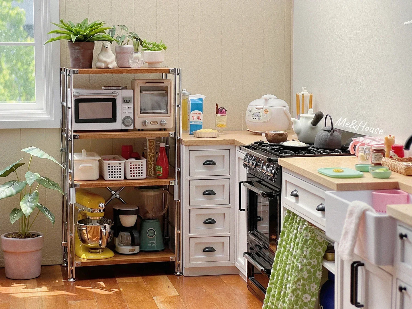 Me & My House Designer Kitchen Cabinets and Furniture 1:6