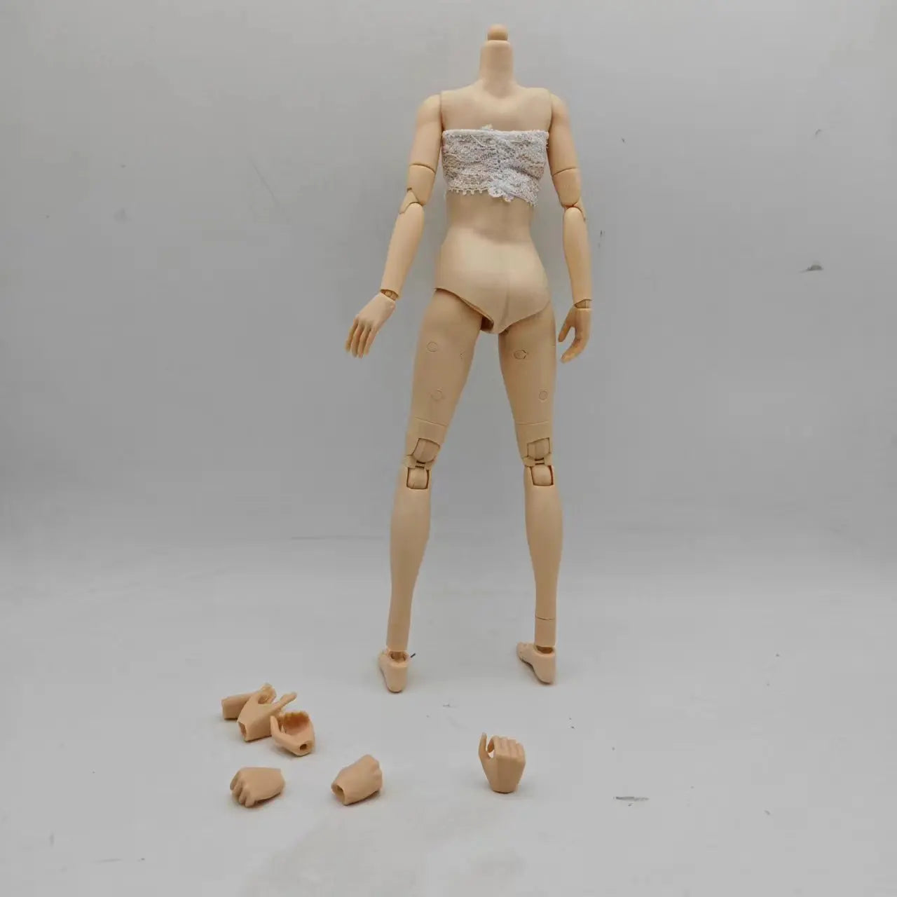 Head Hunters DNA Female Body Suntan/Pale Color Super flexible Body Model With Joints.