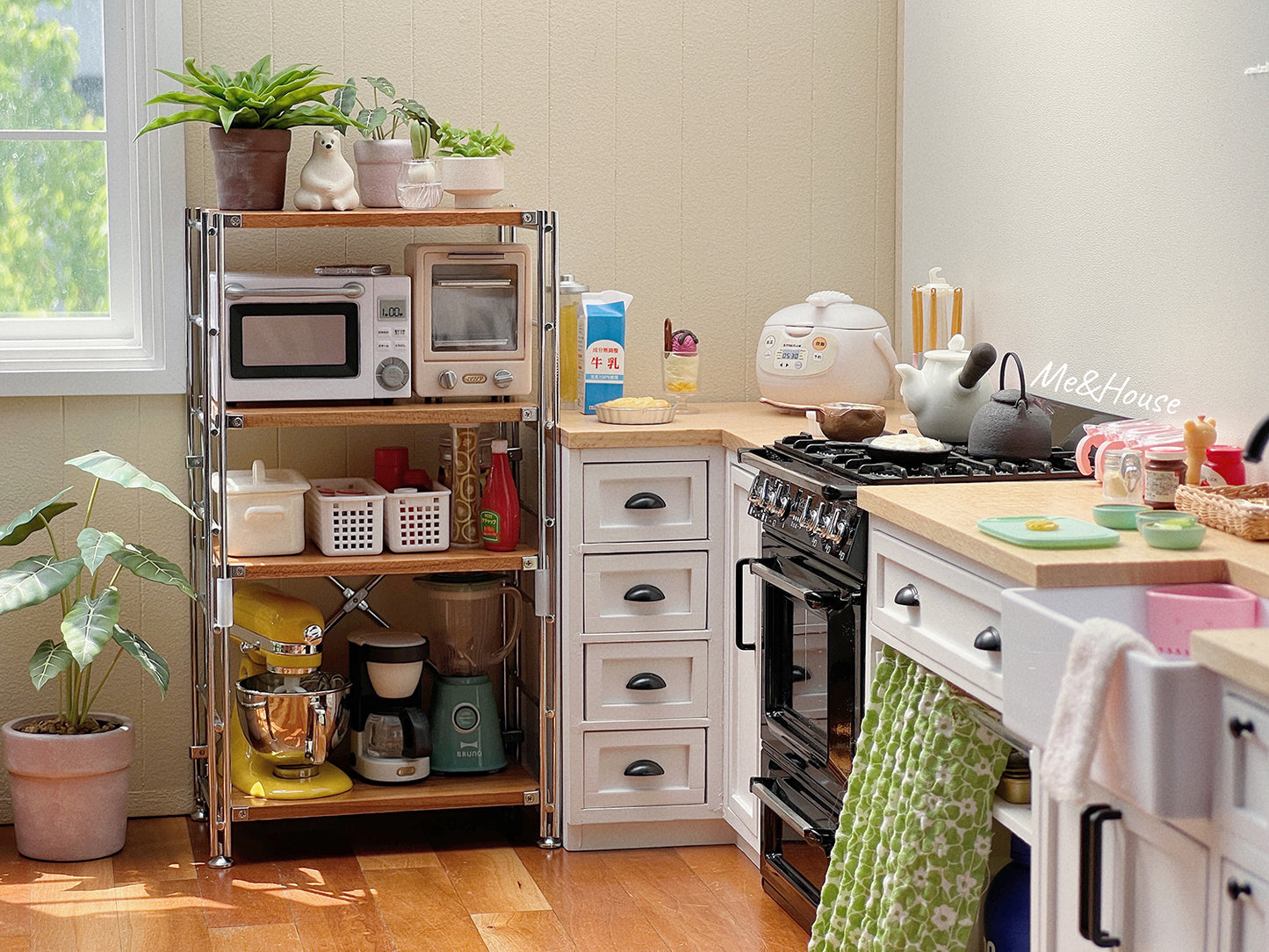 Me & My House Designer Kitchen Cabinets and Furniture 1:6