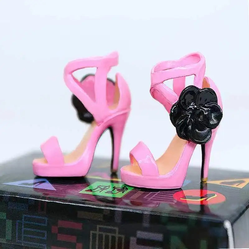 Lilith Designer Doll Shoes 1/6