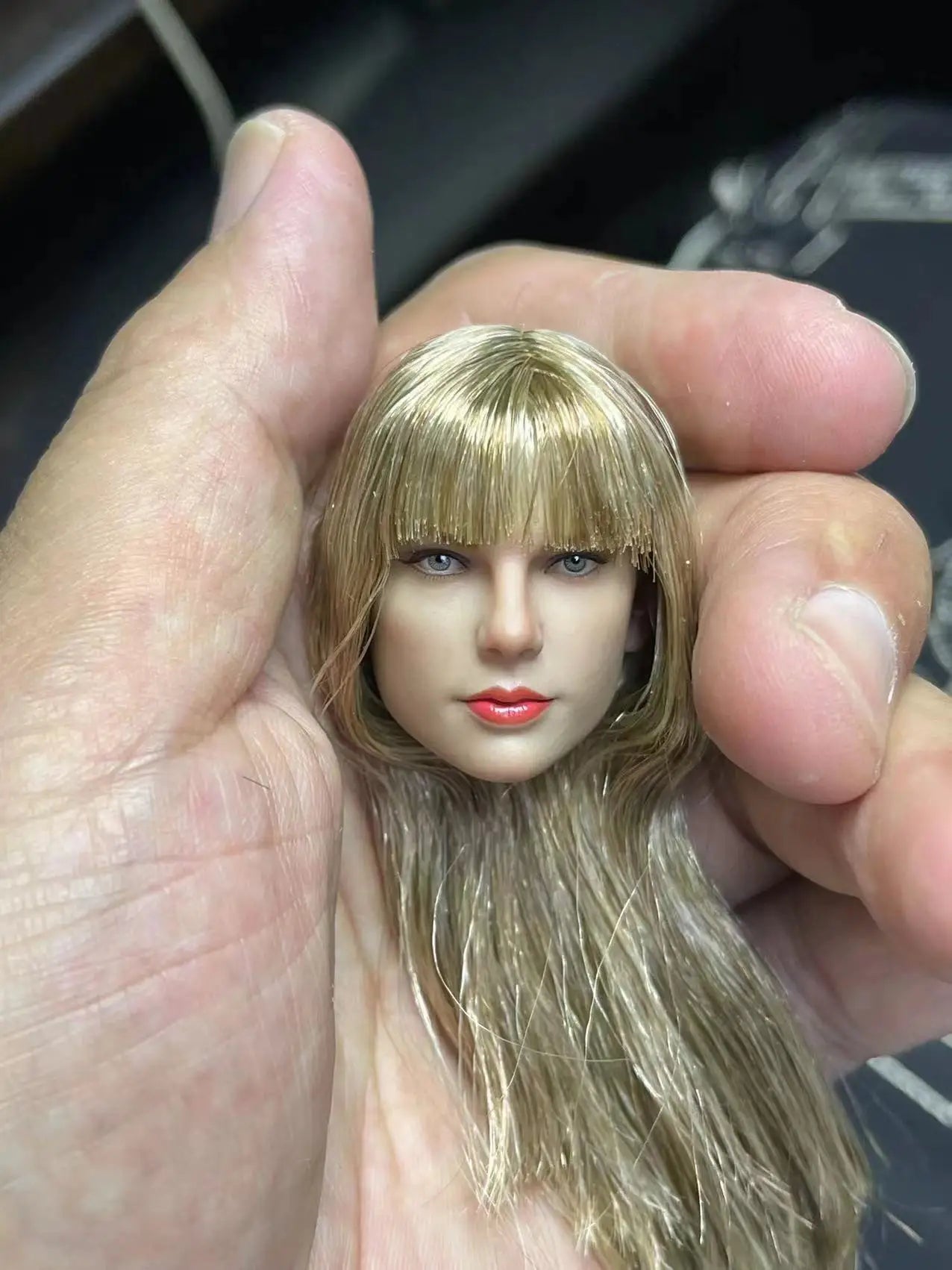 Head Hunters DNA Taylor Head Sculpture American Female Singer Head Model